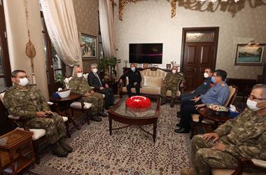 Millî Savunma Bakanı Hulusi Akar ve Beraberindeki TSK Komuta Kademesi ile Hatay Valiliğini Ziyaret Etti